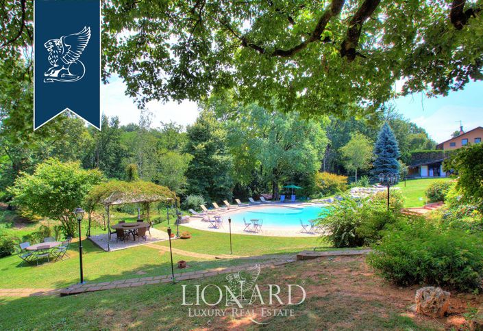 Image No.5-12 Bed Hotel for sale