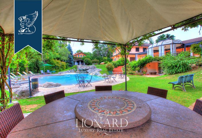 Image No.8-12 Bed Hotel for sale