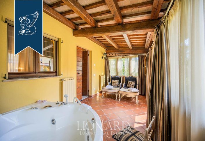 Image No.20-18 Bed Hotel for sale