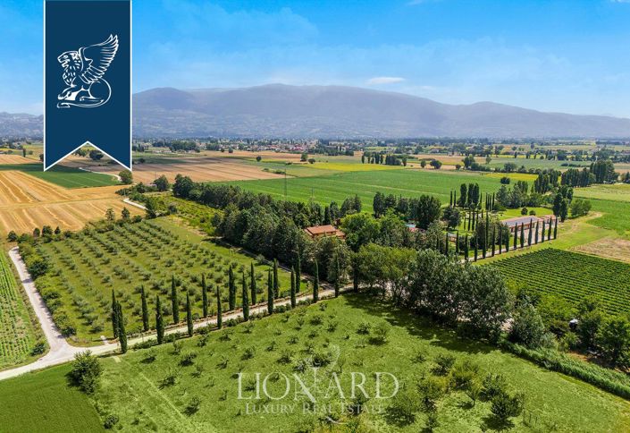 Image No.5-18 Bed Hotel for sale