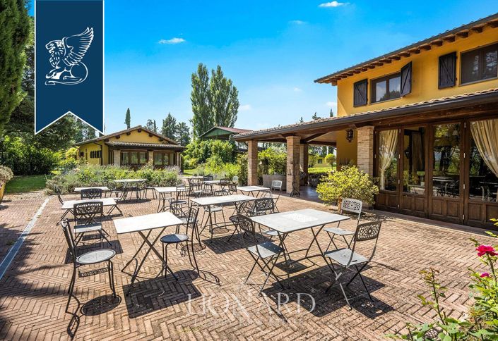 Image No.7-18 Bed Hotel for sale