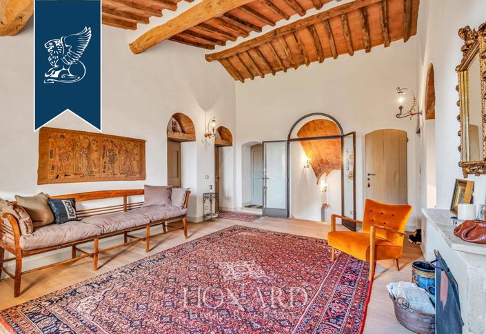 Image No.12-9 Bed Villa for sale