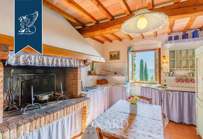 Image No.24-11 Bed Farmhouse for sale