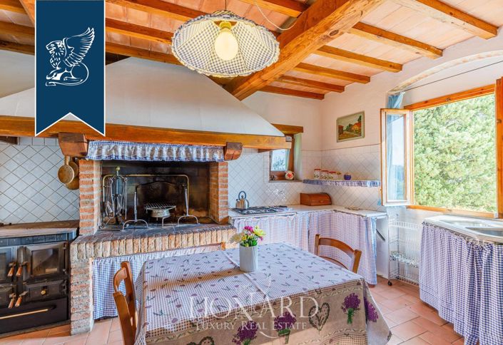 Image No.25-11 Bed Farmhouse for sale