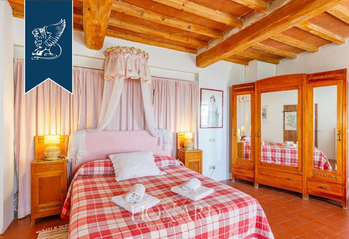 Image No.31-11 Bed Farmhouse for sale