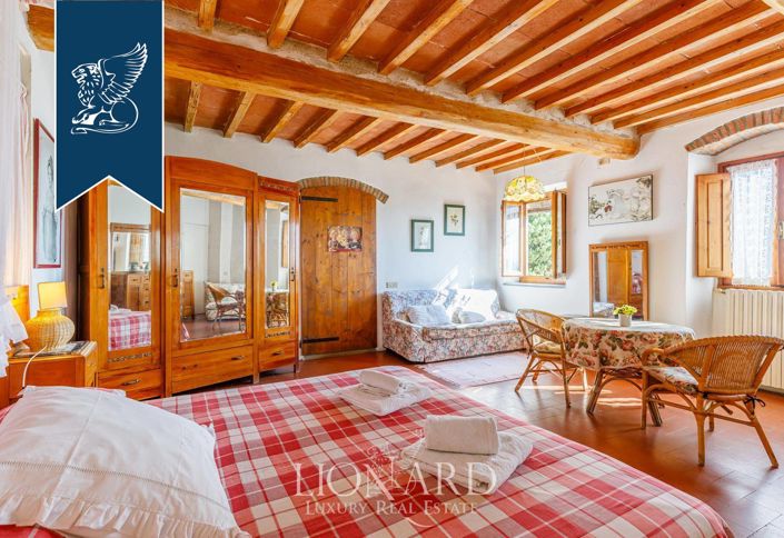 Image No.33-11 Bed Farmhouse for sale