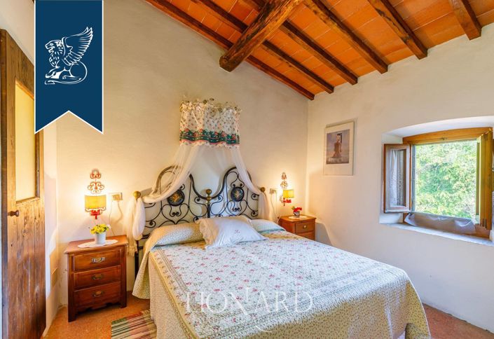 Image No.35-11 Bed Farmhouse for sale