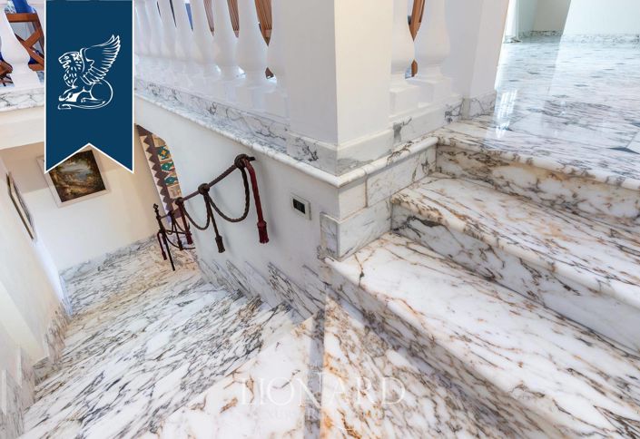 Image No.34-Villa de 4 chambres à vendre à Ventimiglia