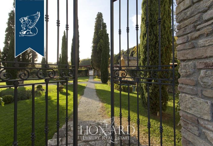 Image No.11-22 Bed Villa for sale