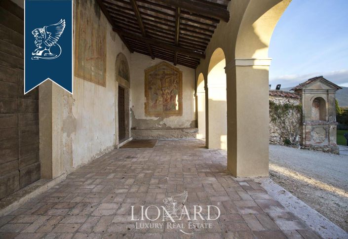 Image No.18-22 Bed Villa for sale