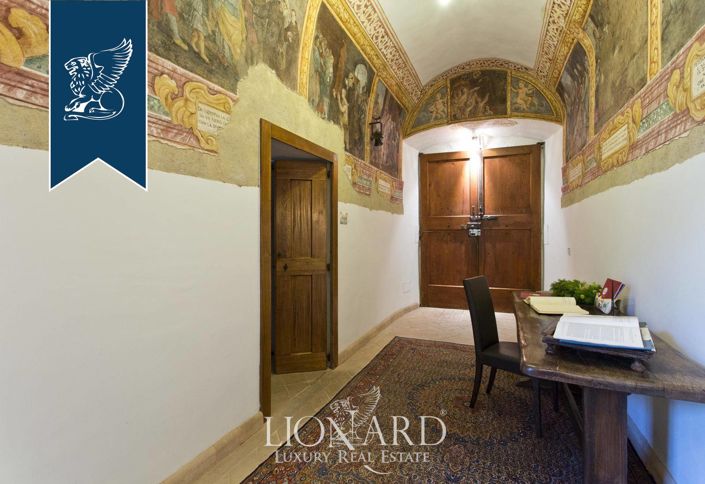 Image No.27-22 Bed Villa for sale