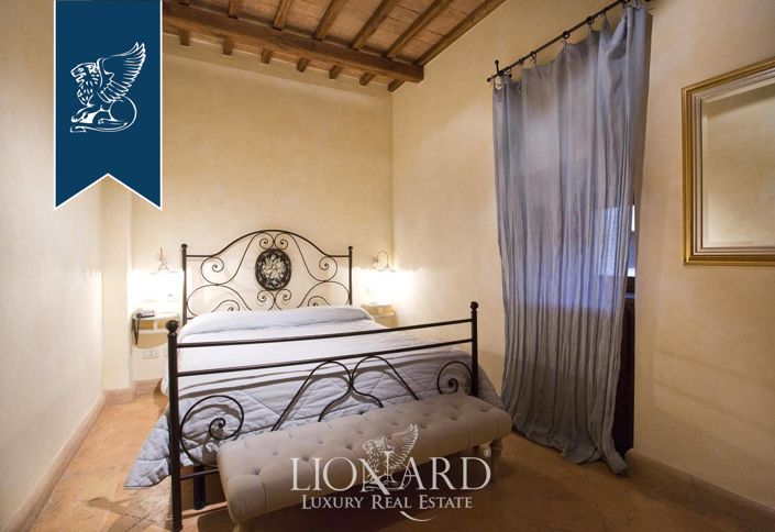 Image No.51-22 Bed Villa for sale