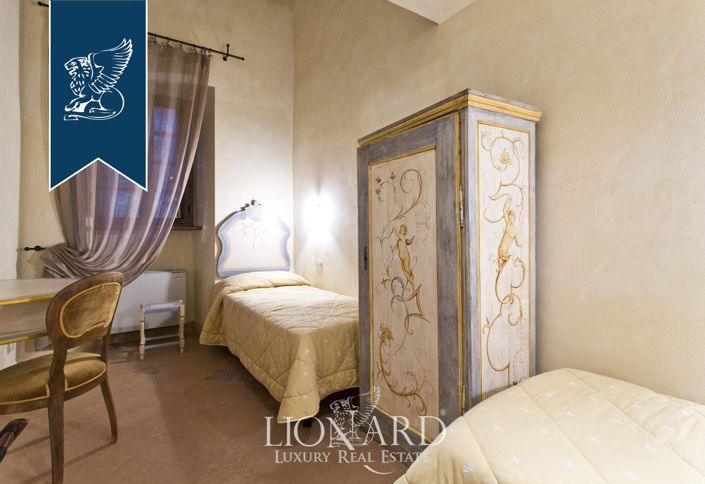 Image No.54-22 Bed Villa for sale