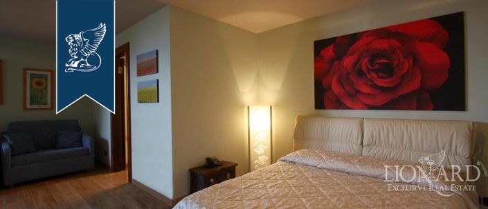 Image No.18-10 Bed Farmhouse for sale