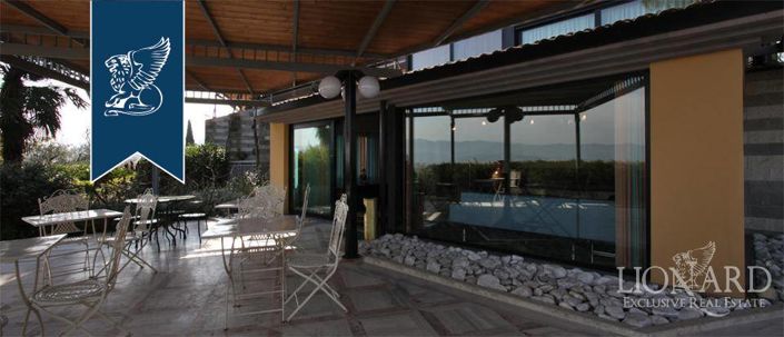 Image No.5-10 Bed Farmhouse for sale