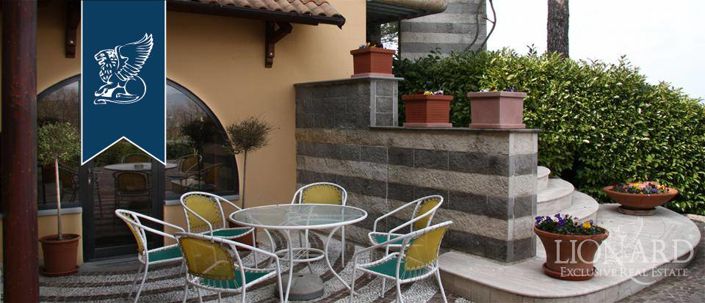 Image No.8-10 Bed Farmhouse for sale