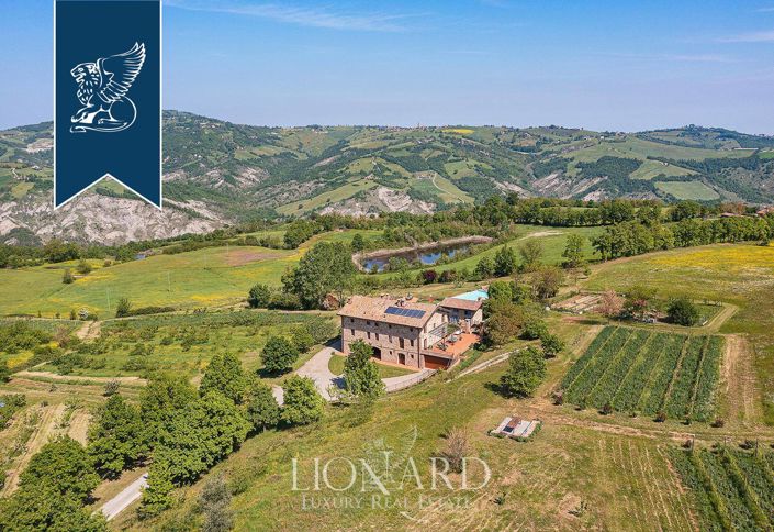 Image No.2-10 Bed Villa for sale