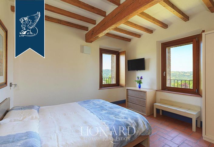 Image No.52-10 Bed Villa for sale