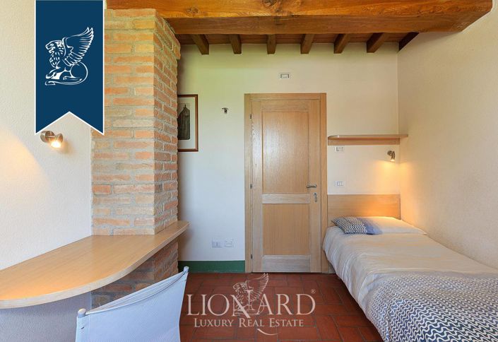 Image No.58-10 Bed Villa for sale