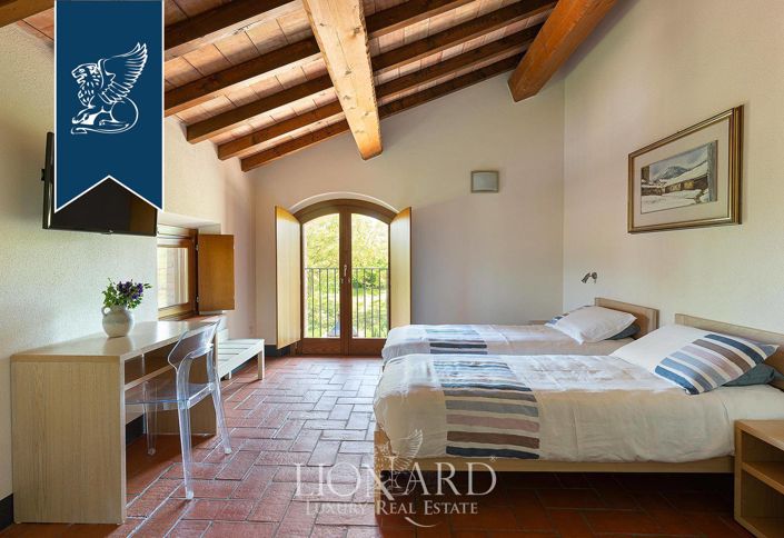 Image No.65-10 Bed Villa for sale