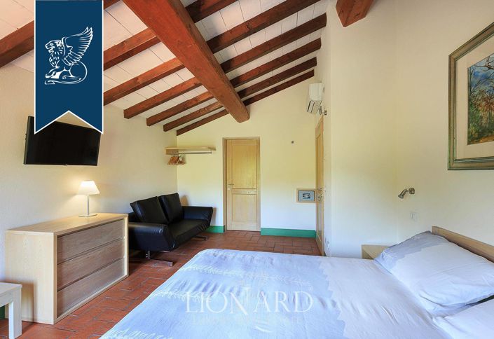 Image No.68-10 Bed Villa for sale