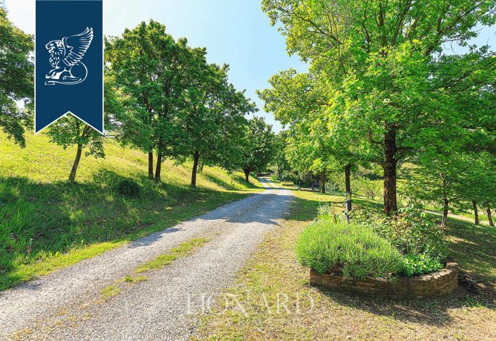 Image No.73-10 Bed Villa for sale