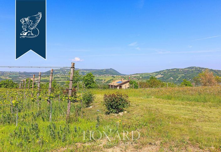 Image No.75-10 Bed Villa for sale