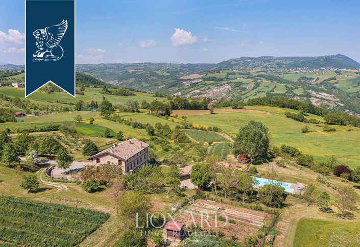 Image No.77-10 Bed Villa for sale