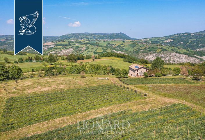 Image No.80-10 Bed Villa for sale