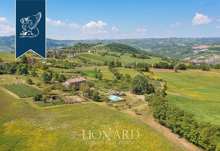 Image No.83-10 Bed Villa for sale