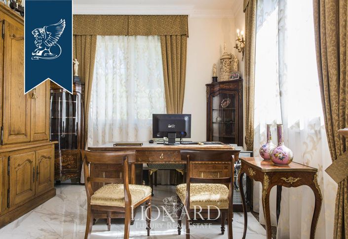 Image No.10-5 Bed Villa for sale