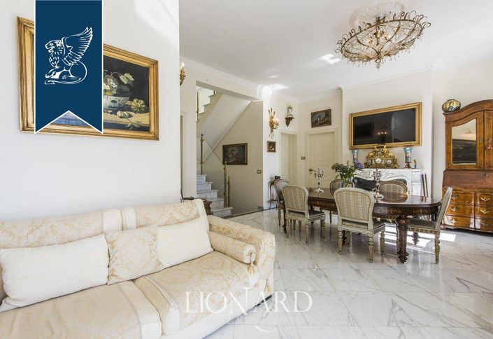 Image No.15-5 Bed Villa for sale