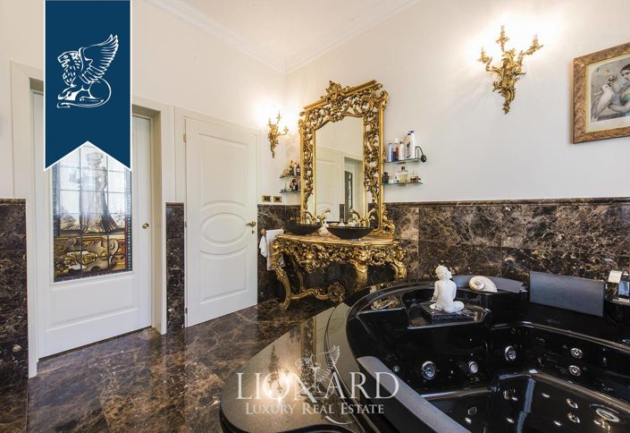 Image No.26-5 Bed Villa for sale