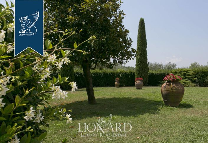 Image No.17-9 Bed Villa for sale