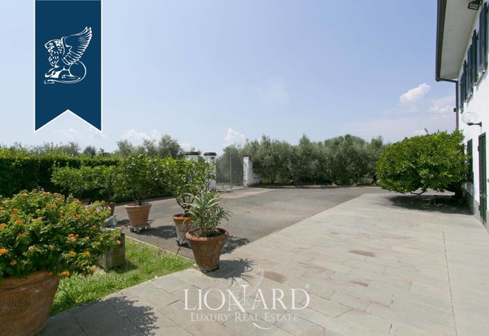 Image No.18-9 Bed Villa for sale