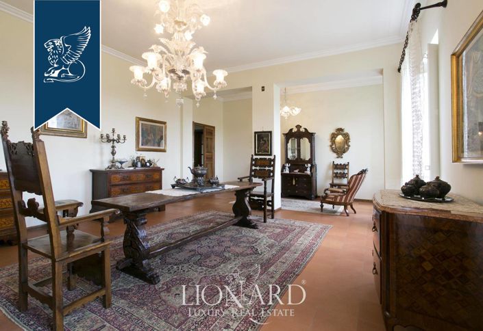 Image No.30-9 Bed Villa for sale