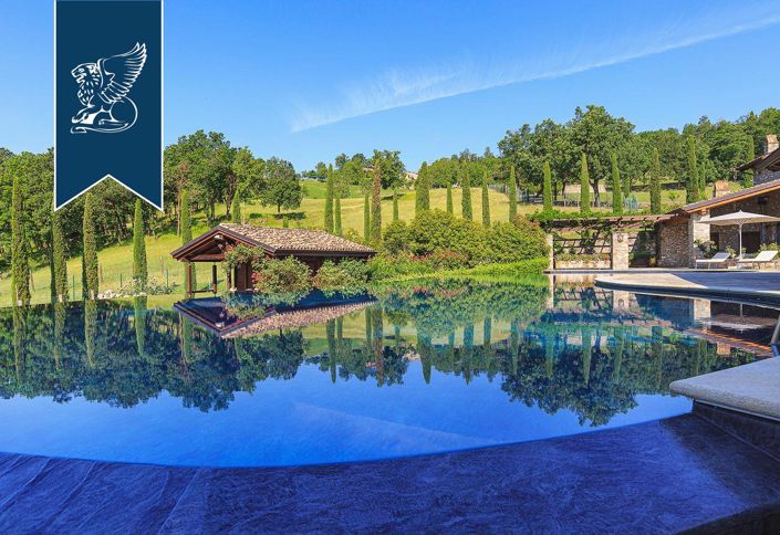 Image No.12-10 Bed Property for sale