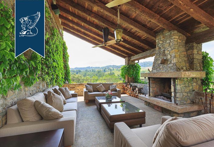 Image No.23-10 Bed Property for sale