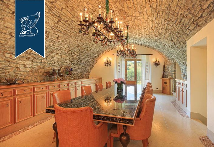 Image No.30-10 Bed Property for sale