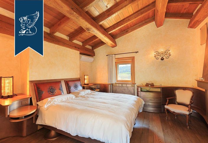 Image No.34-10 Bed Property for sale