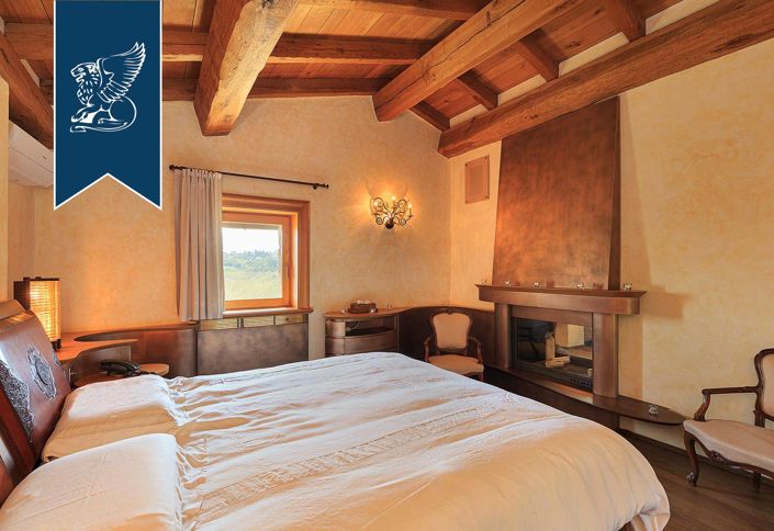 Image No.35-10 Bed Property for sale