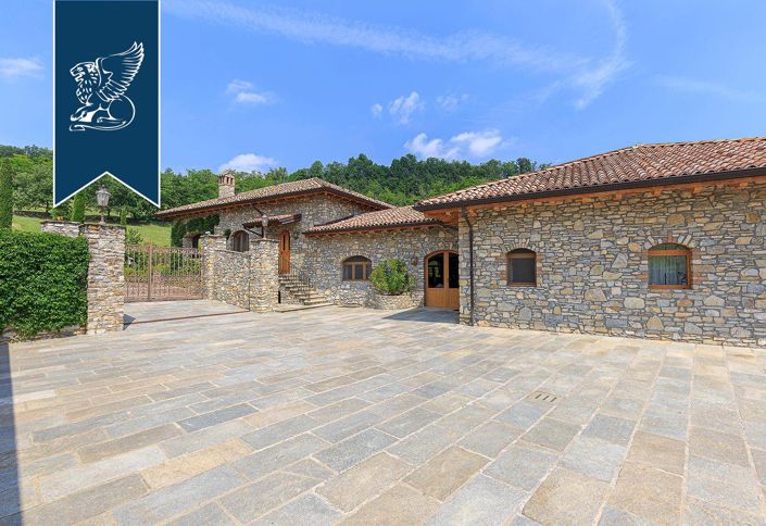 Image No.54-10 Bed Property for sale