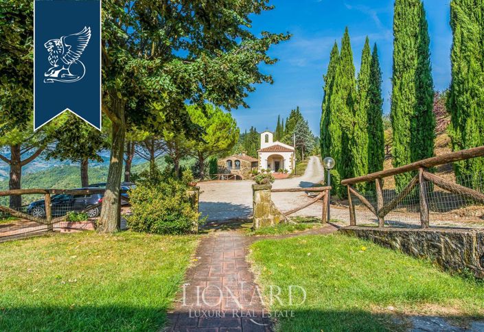 Image No.19-35 Bed Farmhouse for sale