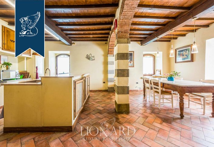 Image No.51-35 Bed Farmhouse for sale