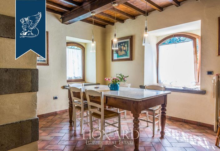 Image No.52-35 Bed Farmhouse for sale