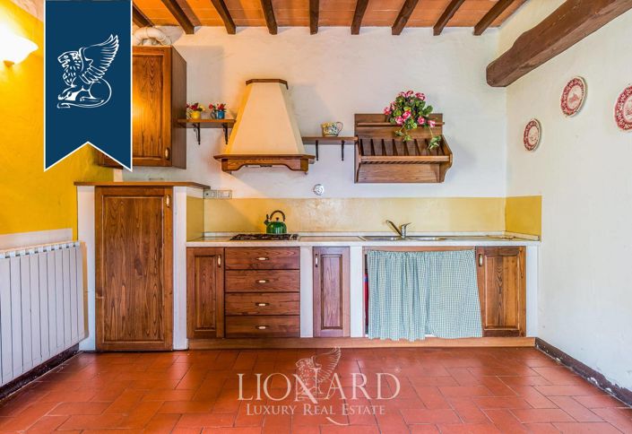 Image No.56-35 Bed Farmhouse for sale