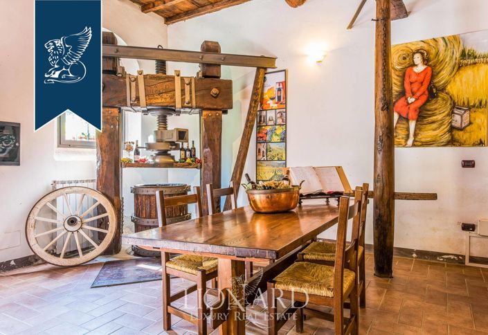 Image No.57-35 Bed Farmhouse for sale