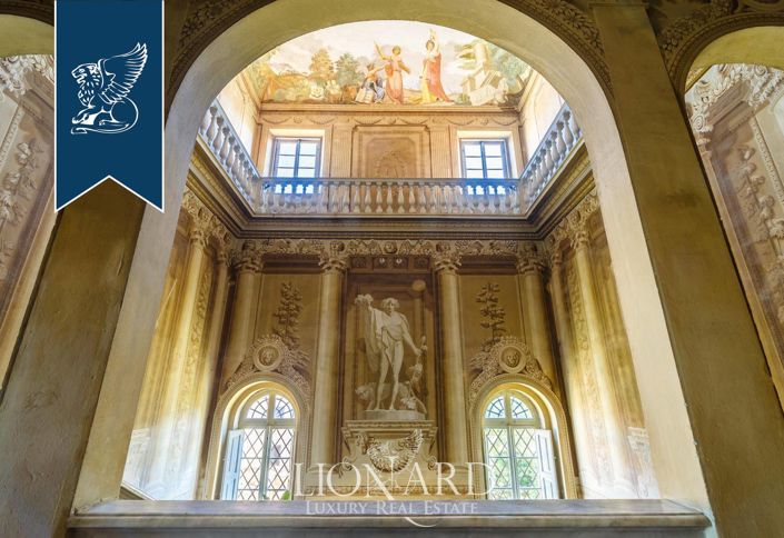 Image No.19-25 Bed Villa for sale