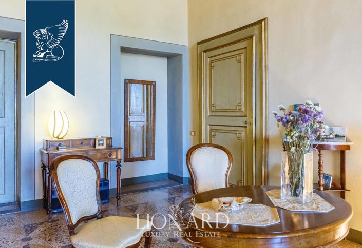 Image No.38-25 Bed Villa for sale