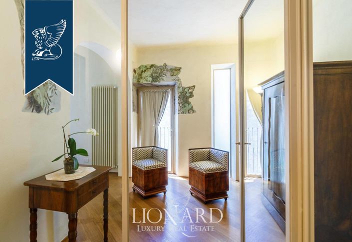 Image No.42-25 Bed Villa for sale